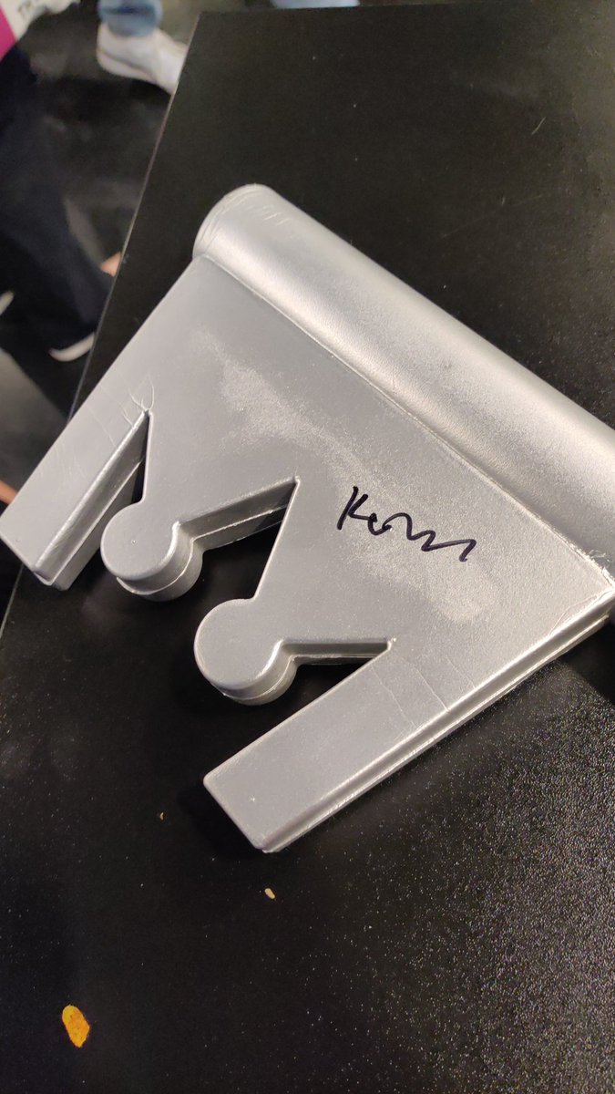 Vielen lieben dank <a href="/kernustv/">Kernus</a> danke für das Autogramm!! #gamescom2022