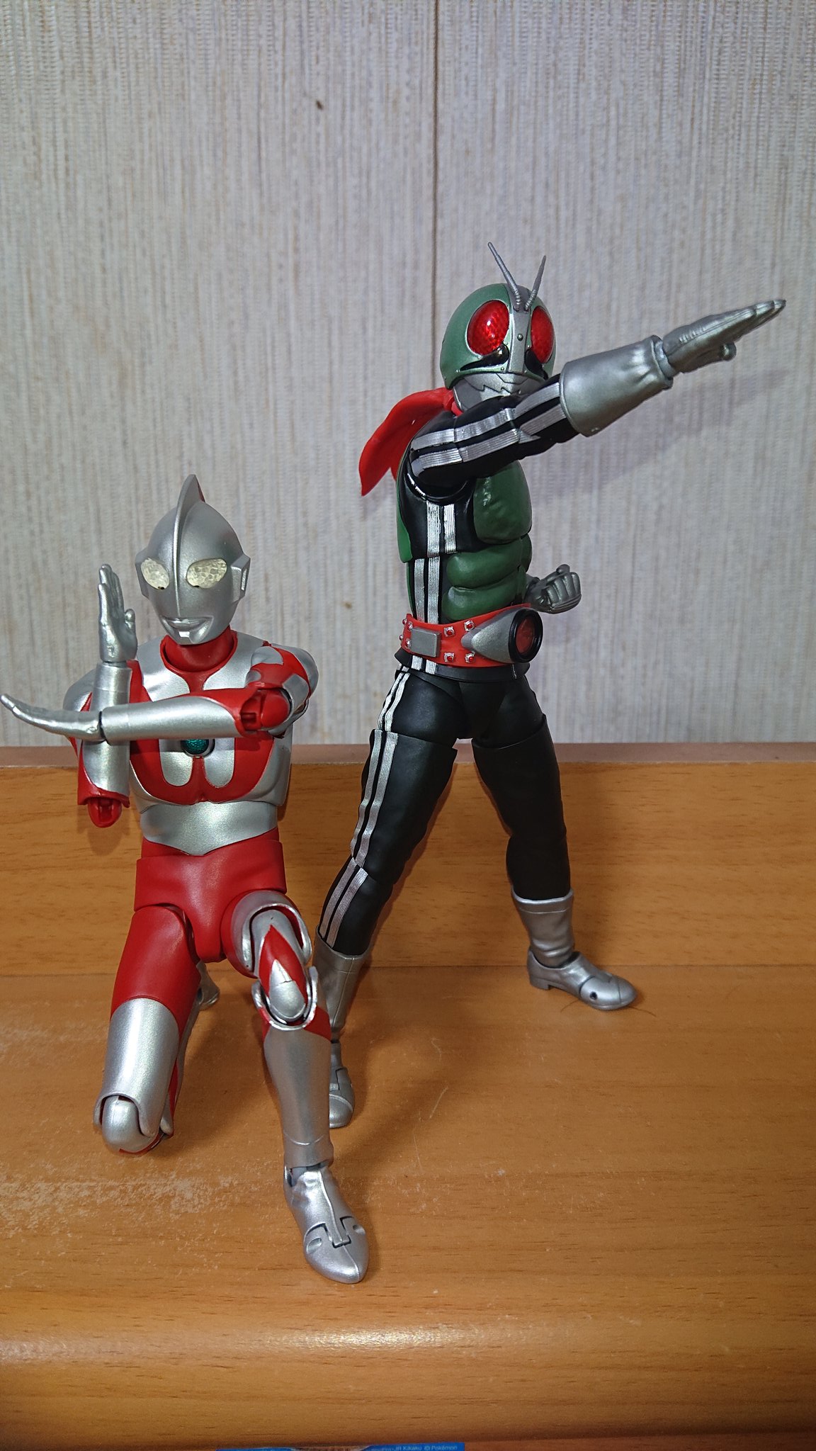 ♯Kis30CZウルトラマンVS仮面ライダー全3種HGシリーズフィギュア