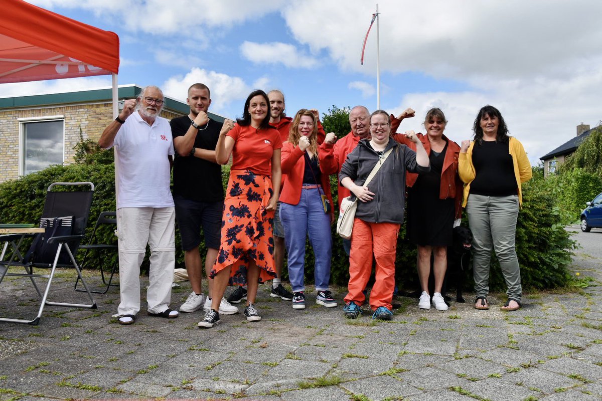 De ex-baas van Exxon Mobil wilde Groningen helemaal leegzuigen maar is nu te laf om zich te laten verhoren door de parlementaire enquêtecommissie 

Ondertussen zitten Groningers in diepe ellende

Vandaag naar hen geluisterd in Middelstum 

We geven niet op
#respectvoorGroningen