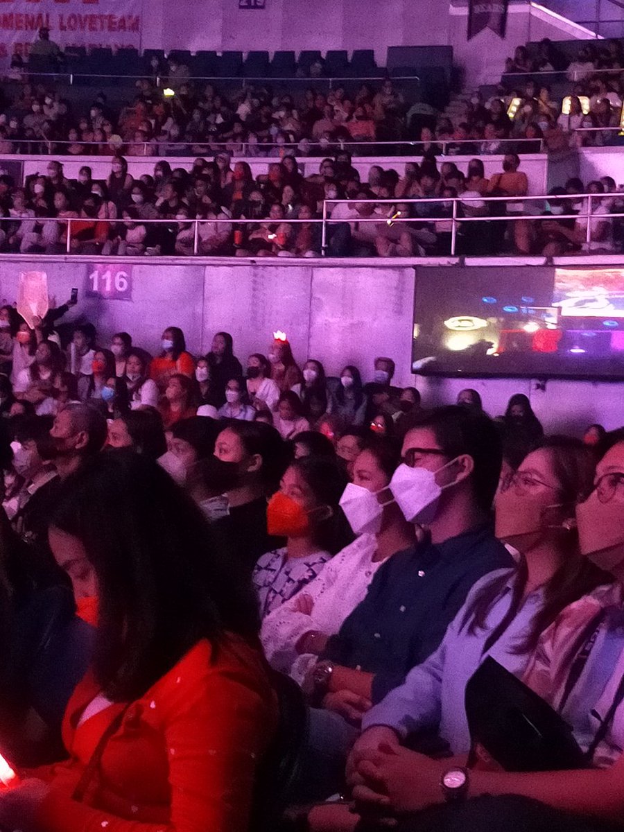 naia_donbelle's tweet photo. HOY MAHIHIMATAY NAKAMI DITO hhuhuhuhuu PANGILINAN X MARIANO?😭😭😭😭❤️ So supportive!

DONBELLE PHIHNOMENALConcert

#DonBelle
#DONNYnatingTheBigDome
#BELLElazingTheBigDome https://t.co/kBk6WLTs8d