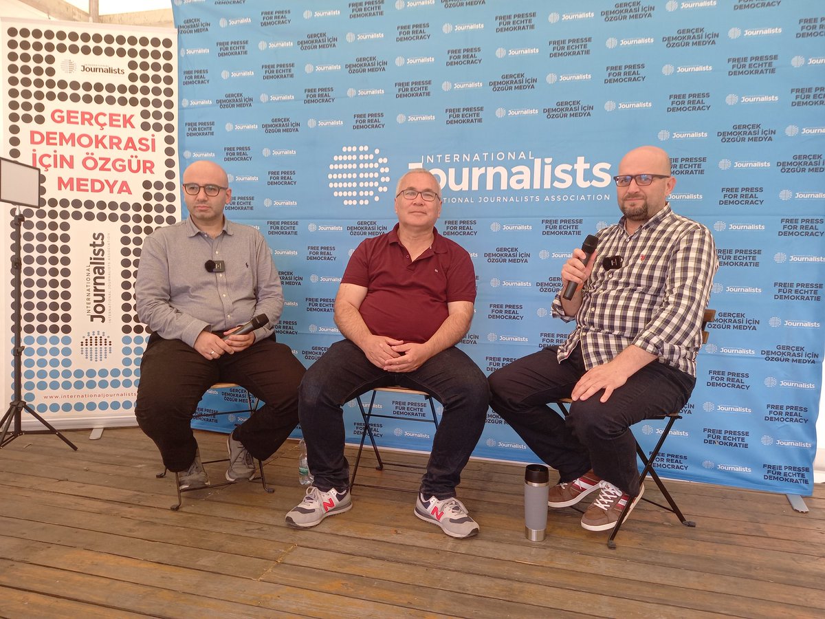 journalists_tr's tweet photo. Mülteci gazeteci olmanın zorlukları. Sürgün gazeteciler Düsseldorf Medya Festivalinda anlatıyor.
#campfire22
@enginsagde : Birinci önceliğim dil öğrenmek oldu
Canlı yayın linki:
https://t.co/kW12O5cHR7 https://t.co/tYlVoLtol0