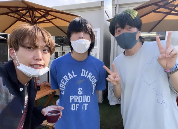 hidarimimi0417's tweet photo. 長髪尾崎さん大好きすぎるから
このまま髪の毛伸ばしてください🙏
オレンジとか手と手のMVくらいが最高です🍊 https://t.co/mWUrUrcGaz