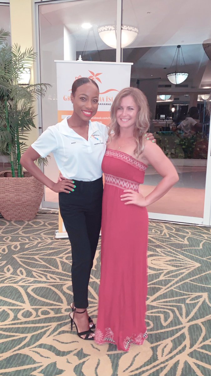 AnyaAHanna's tweet photo. Women in Aviation ✈️
.
.
#FemalePilots #WomenInAviation #FBO #TheBahamas #VisitGBI #GrandBahamaIsland #IslandHop #BahamasAviation #FlyHere #BahamasFlyingAmbassadors https://t.co/v0kCiEF7sY