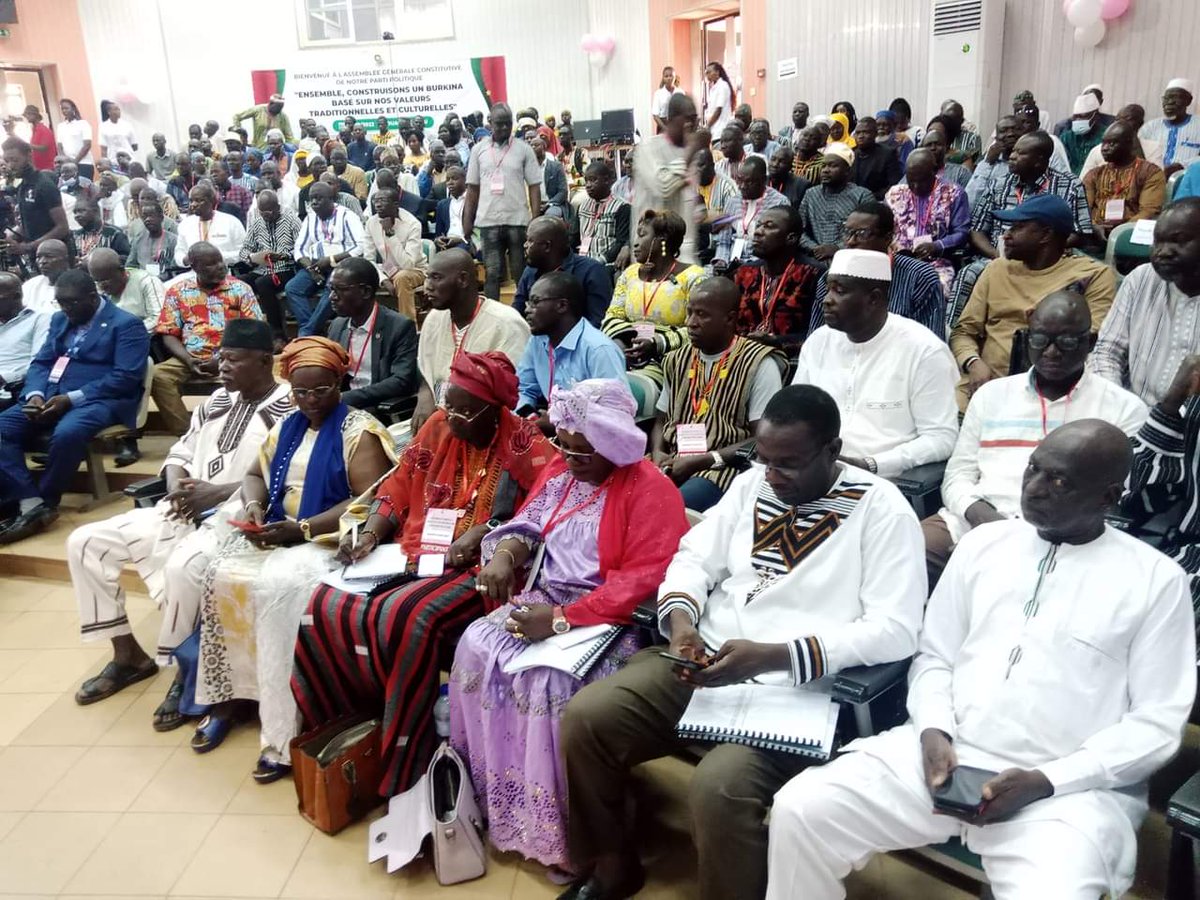 SmailaPr's tweet photo. #27/08/2022
Ouverture officielle de l'Assemblée Générale Constitutive du nouveau parti au centre national Cardinal Paul ZOUNGRANA. https://t.co/3rHi1yb8zv