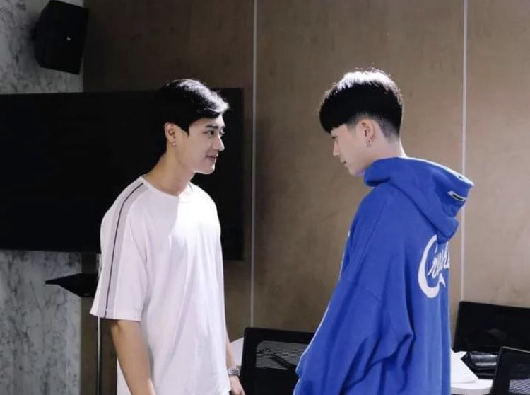 66o999944433's tweet photo. tbh I was looking for photos of Bew and Daniel's workshop but I think I found it

#ParkLee #BewDan #MySecretLoveTheSeries https://t.co/XKeVUo5XKo