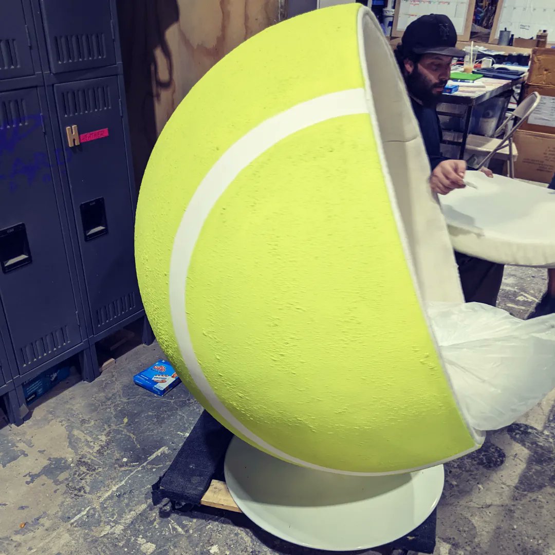 gottasinghlc's tweet photo. Cool stuff we build at work. 
Tennis chairs we made for the US Open. Welcome desk I helped build for a corp. event with thousands of HotWheels cars mounted onto it (spray-painted blue). #coolstuffwebuilt #workvibes #myjobiscool #tennisballchairs #usopen #tennis #eventproduction https://t.co/Xn8hjIB6U1