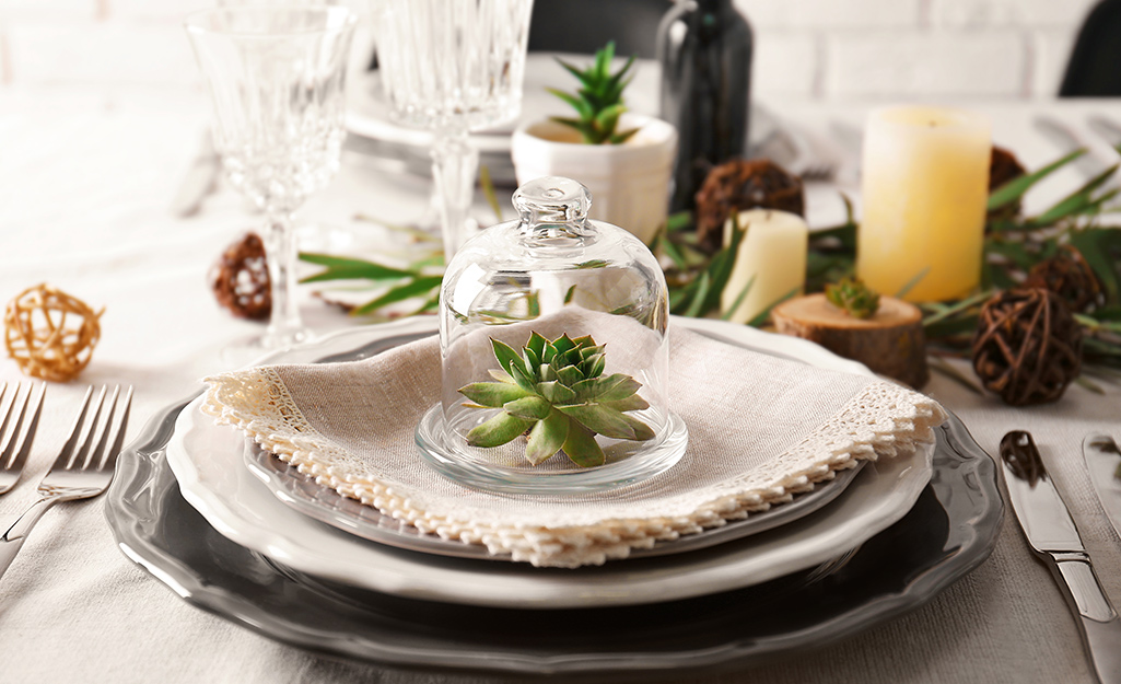 RobinHSpohn's tweet image. When it comes to hosting a garden party, it pays to get creative. #outdoorliving #backyard  cpix.me/a/151816890