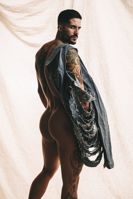 Se sali&oacute; mi amigo Erick haciendo esta sesi&oacute;n de fotos&hellip;. https://t.co/jBEliPzO1U