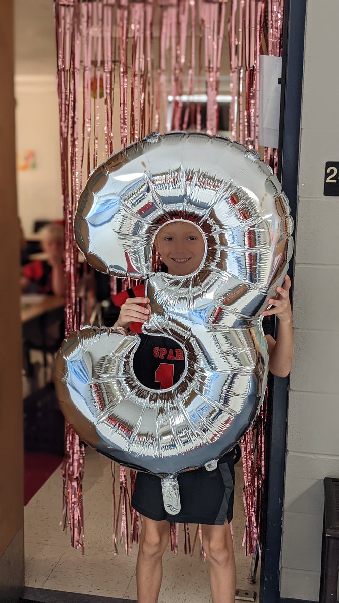 KElderbaum's tweet photo. Yesterday we celebrated the 3rd day of 3rd grade #teachertwitter #BackToSchool https://t.co/tMwRfFiyQ0