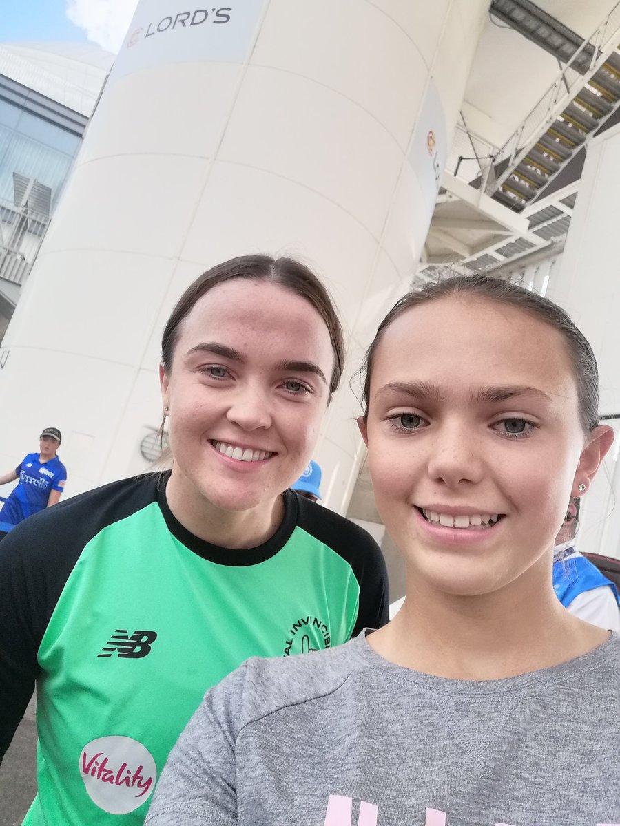 Ellie Rowley tweet media