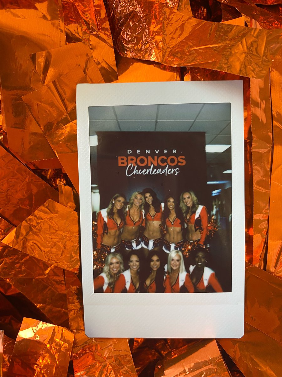 DBC_Zoe's tweet photo. Happy Gameday, Broncos Country!! Who will be there today to watch us #BeatTheVikings 🙋🏼‍♀️🏈🤩

#DENvsMinn | #GoBroncos | #DBCat30 https://t.co/42Vd2J19k7