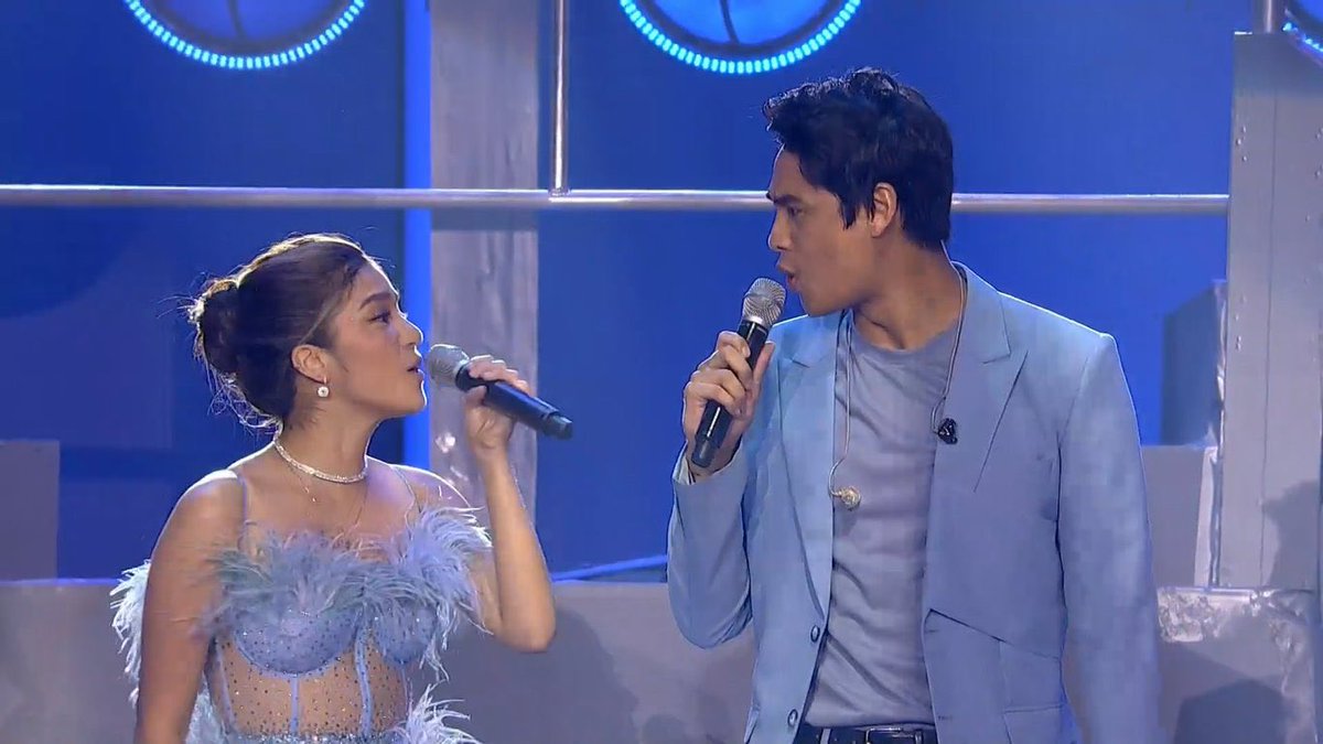 bellelieversofc's tweet photo. .@donnypangilinan and @bellemarianous sing “Bubbly” and “Sometimes” at #HIHAllAccessConcert! 🖤❤️

DONBELLE PHIHNOMENALConcert

#DONNYnatingTheBigDome
#BELLElazingTheBigDome
#BelleMariano @bellemariano02 https://t.co/14JmGVjOHU