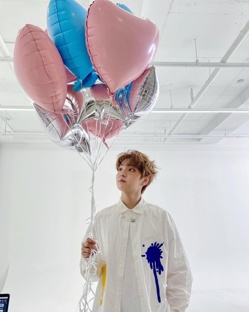 ghost9_ph's tweet photo. [220827 official.ghost9 IG]

🎈🐿🌼

#보조개강람쥐 #DimpledSquirrel
#LEEKANGSUNG #이강성
#GHOST9 #고스트나인 https://t.co/3IJ0IpFRGy