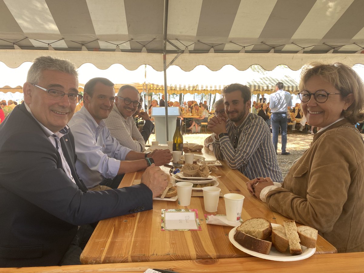 GG_Guerin's tweet photo. Quel succès! Vous étiez 500 à mes côtés au Lac de Vassiviere aujourd’hui pour le lancement de Territoire en perspectives! Merci pour votre fidélité cela me touche beaucoup. ⁦@davidlisnard⁩ ⁦@AurelienPradie⁩ ⁦@PascalCOSTE⁩ ⁦@max_brisson⁩ ⁦@simonetv23⁩ https://t.co/hyXCROtvpv