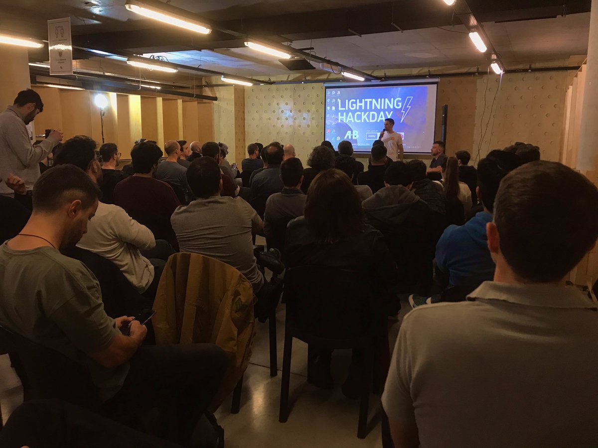 BitcoinAR's tweet photo. Terminando la primera charla 🚀🚀 #LightningHackday https://t.co/wH6T39ANQa