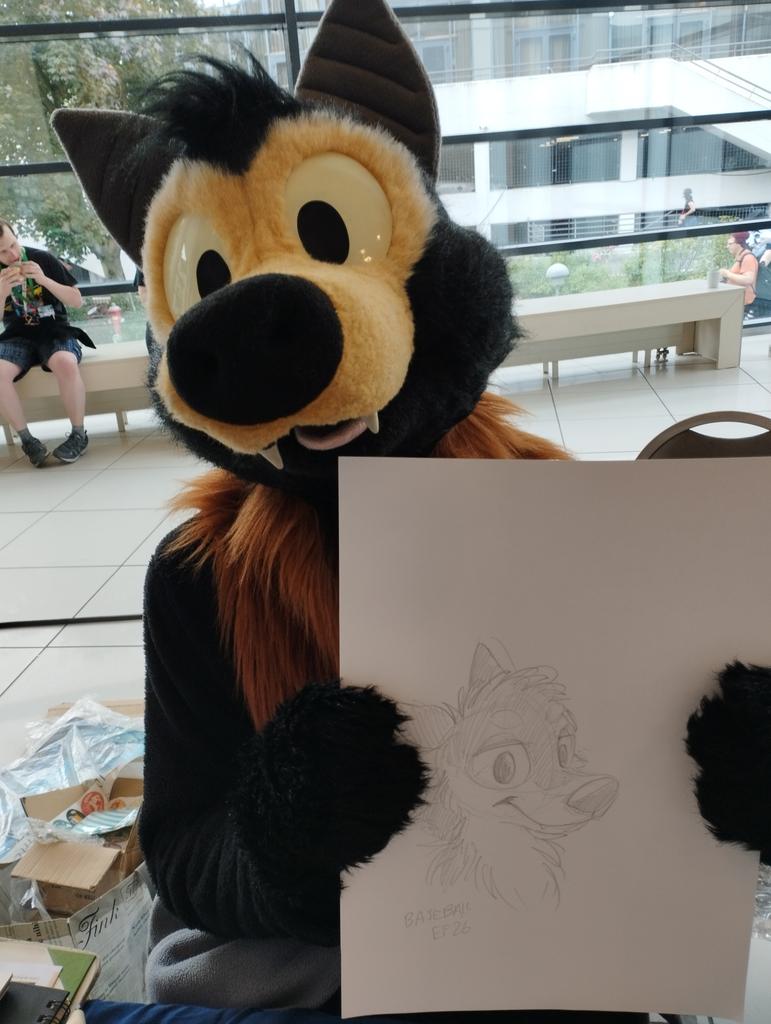 VexWusky's tweet photo. Look at that awesome sketch i got from @BaseballTheBat 
What a cute bat! #Eurofurence #EF26 https://t.co/OsiV9Prt66