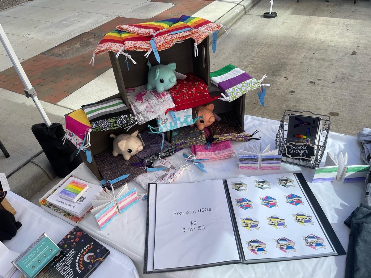 HandmadeNerds's tweet photo. Come catch us at #akronpride with @LivDreamCreate https://t.co/SNo4jIHUak
