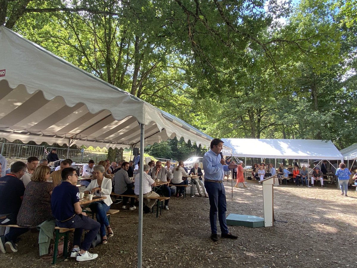 GG_Guerin's tweet photo. Quel succès! Vous étiez 500 à mes côtés au Lac de Vassiviere aujourd’hui pour le lancement de Territoire en perspectives! Merci pour votre fidélité cela me touche beaucoup. ⁦@davidlisnard⁩ ⁦@AurelienPradie⁩ ⁦@PascalCOSTE⁩ ⁦@max_brisson⁩ ⁦@simonetv23⁩ https://t.co/hyXCROtvpv