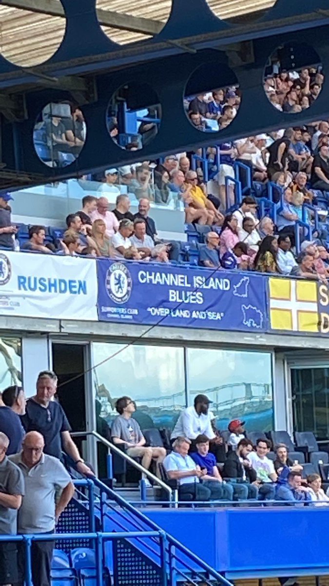 Interesting banner at Stamford Bridge this afternoon #ChelseaFC