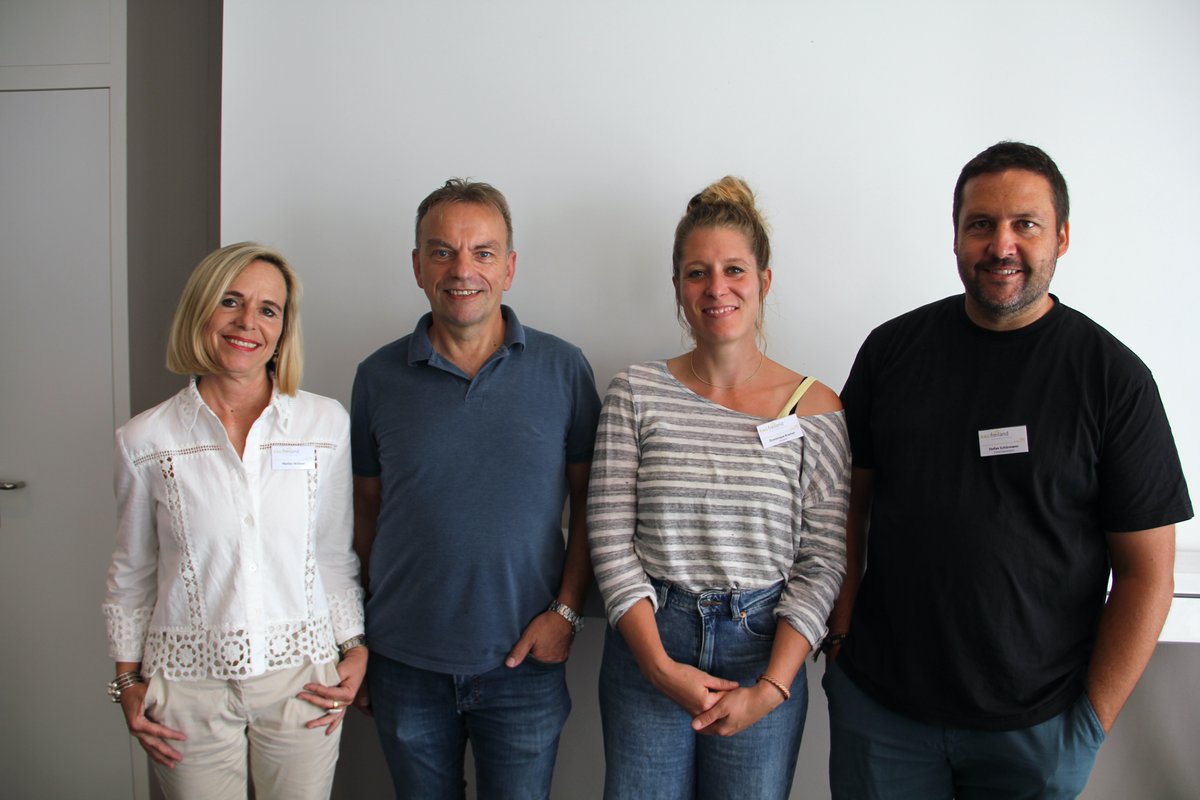 Die beiden Fachleute Marlies Widmer (ehemalige Geschäftsführerin Aargauischer Tierschutzverein, links im Bild) und Dr. Martin Kaske (Tierarzt und Geschäftsführer des Kälbergesundheitsdienstes, 2.v.l.) sind neu im Vorstand von KAGfreiland. Wir freuen uns auf die Zusammenarbeit!