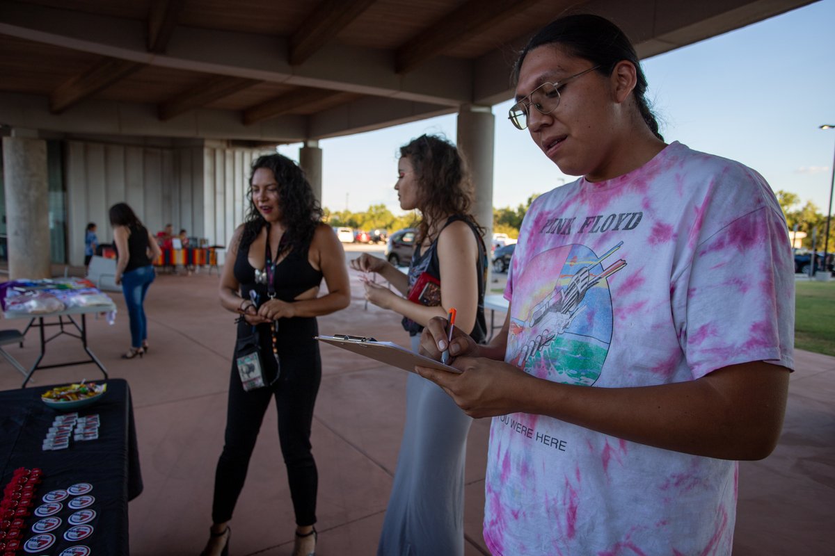 FAMokMuseum's tweet photo. Gen Z: Vote the Future battle of the bands 2022 🎸
#RNV2022 #FAMok #Indigenousmusic #Voterregistration #VoteOKC
@oliviakomahcheet @komahcheeto @komahcheeto
@anianimates.jharvey @anthony.harvey.9883
@tyson_osceola @sheldon_osceola @cameronosceola @theosceolabros https://t.co/2bUSpGQha8