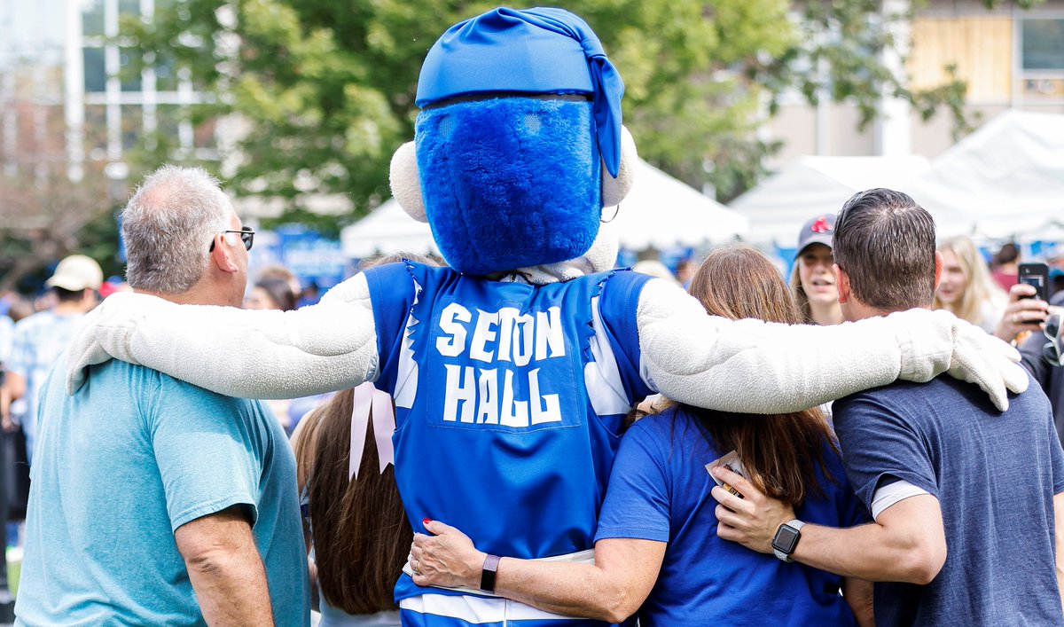 SetonHall's tweet photo. Save the Date for Seton Hall Weekend from October 14-16, 2022!
Seton Hall Weekend is an annual University tradition that welcomes alumni, families, and community members to campus for a fun-filled weekend of activities for all ages. #SetonHallWeekend
👉 https://t.co/BaL4cuzRnv https://t.co/lYqTppAdya