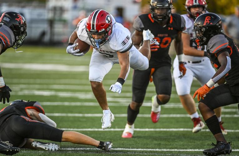 DD_DavidElwell's tweet photo. Decatur breaks the Austin 7-game winning streak in the River City Rivalry. https://t.co/zXB1Ahy59C @dhsfoot_ball @AustinFootball_ https://t.co/hvNKy8Mldu
