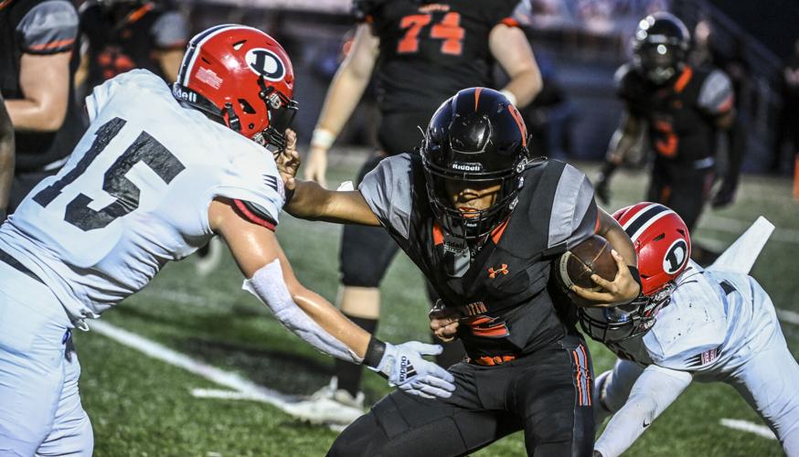 DD_DavidElwell's tweet photo. Decatur breaks the Austin 7-game winning streak in the River City Rivalry. https://t.co/zXB1Ahy59C @dhsfoot_ball @AustinFootball_ https://t.co/hvNKy8Mldu