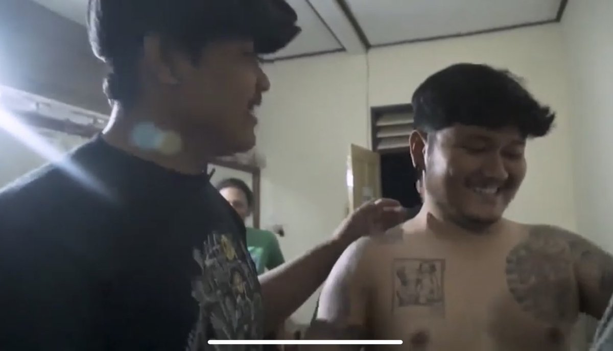 Di balik semuanya, pasti ada cerita yang bisa dishare~

Contohnya: <a href="/krisnabond/">President Party Indonesia</a> sedang menginterview yakuza

Di Belakang Sana Eps.01 - PTB#8 Rilis Album Singkat "muasal" youtu.be/Mta7vTef0qY via <a href="/YouTube/">YouTube</a>