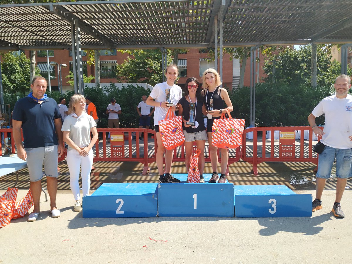 correllets's tweet photo. Enhorabona als i les guanyadores del #correllets2022 , una edició amb més de 800 participants amb moltes ganes d'esport 🏃‍♀️i festa! https://t.co/hGg1k2r2QZ