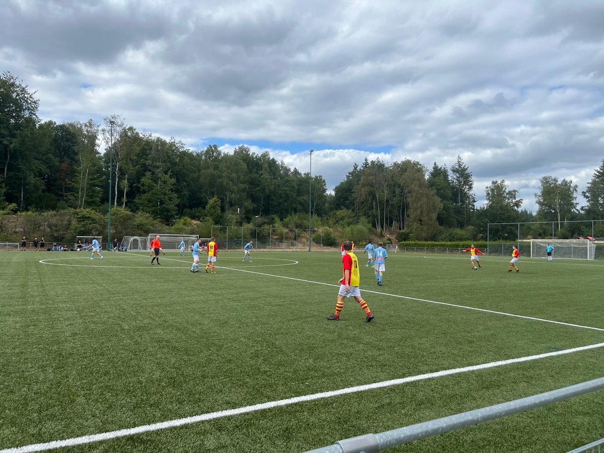 FletcherFootbal's tweet photo. Voetbalclub Hermes-DVS @Hermesdvs uit #Schiedam is dit weekend op #trainingskamp in #Zutphen bij Fletcher Hotel Zutphen waarbij werd getraind op de voetbalvelden van Be Quick Zutphen @BeQuick_Zutphen ⚽

#BeQuick #hermesdvs #voetbal #fletcherfootball #hotelzutphen #teambuilding https://t.co/GjLBJdQr6a