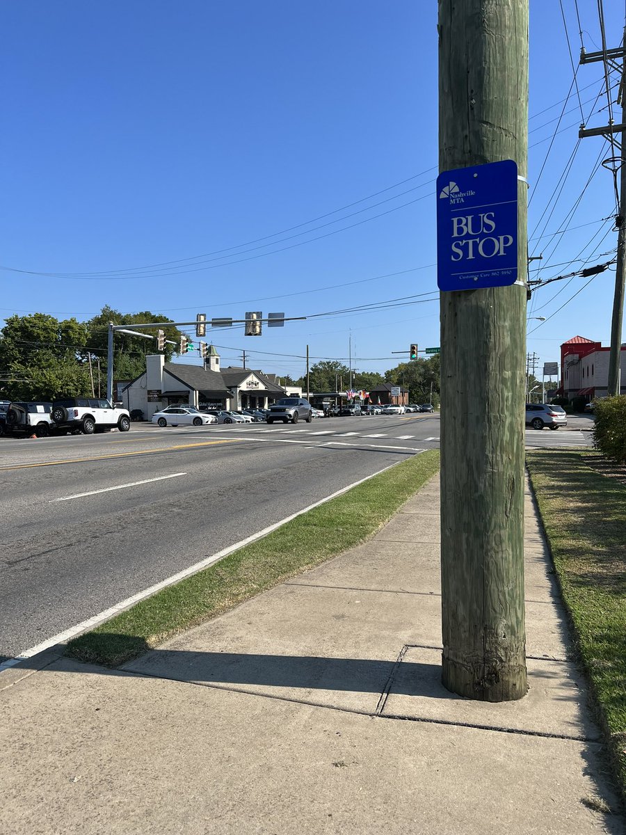 angienashville's tweet image. ☀️🚍Beautiful morning at my @WeGoTransit bus stop. Headed downtown to @NowatNPL (library) for a 10:00 meeting. Got on the bus at 9:20.

If I were driving, I couldn’t be reading, catching up on email, or tweeting! #busmore #rollwithwego
