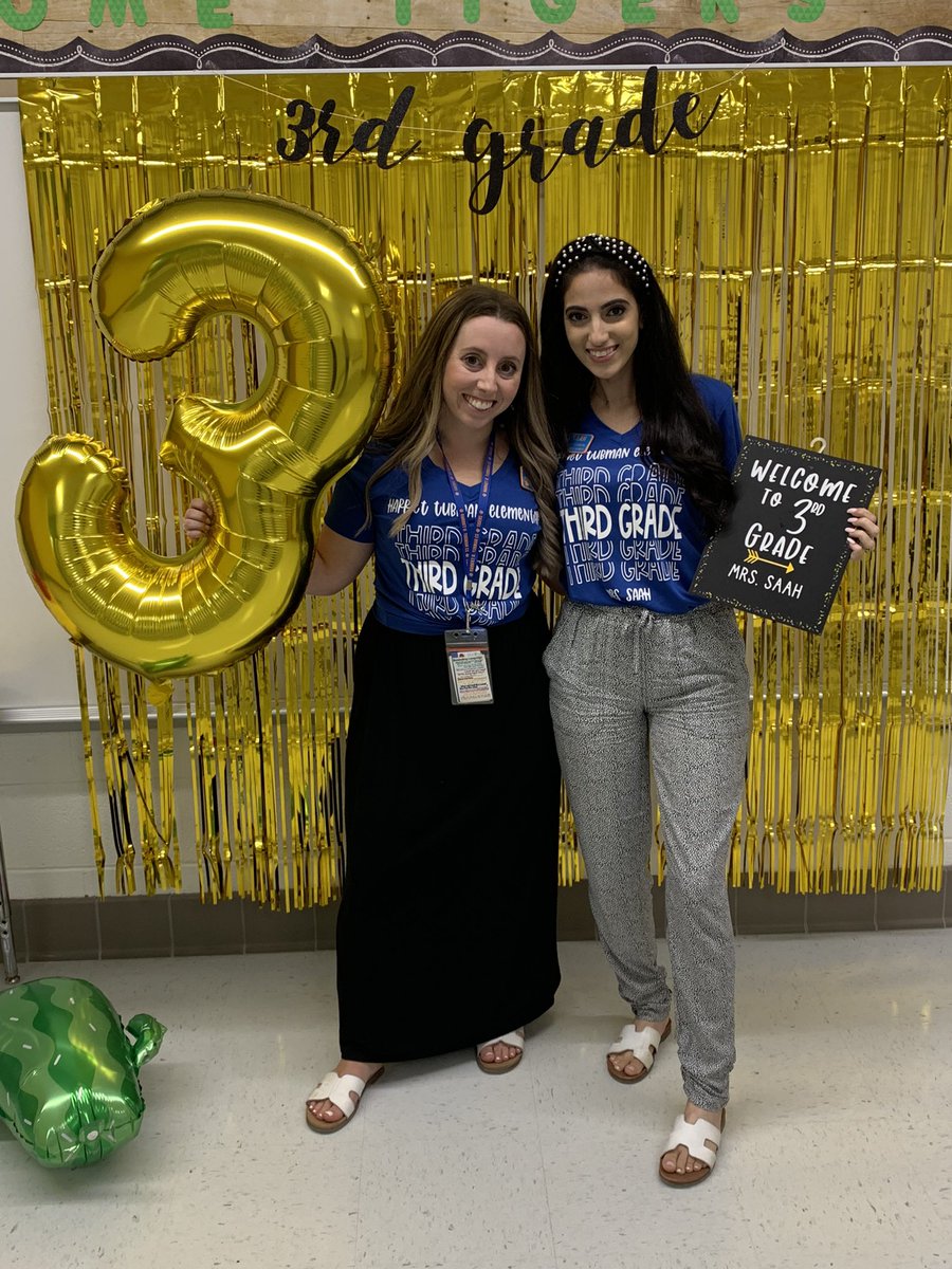 TinyTeacher19's tweet photo. Open house was a success!! 💙🧡 Ready to welcome our students Monday ✨#StrongStart #HTES https://t.co/m4w5NmI2zH