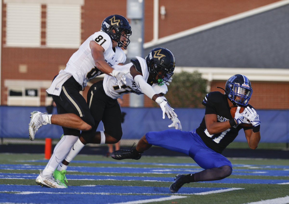 RobBaker119's tweet photo. That Catch and touchdown that didn't happen! @GoGrizzlyCubs @ClubGriz @Querichhh @IndianaPreps #hatepenalties https://t.co/S94kCypCr5
