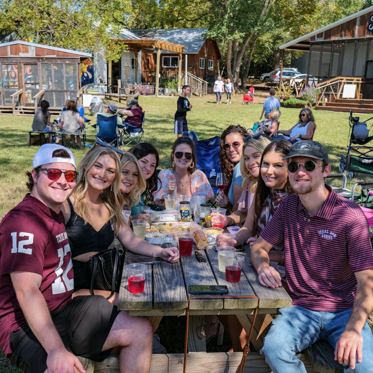 beeweaver's tweet photo. Honey Cook Off - September 24th - Compete or Eat! 🍯🍴 

Book your Stay on our Honey Farm! We have FOUR ways to spend the night! Glamping, Loft, Binford Corner, and Camping! Choose your Getaway!🏡⛺🚐🍷- https://t.co/2vWMpMzWZB https://t.co/PuLD886kBm