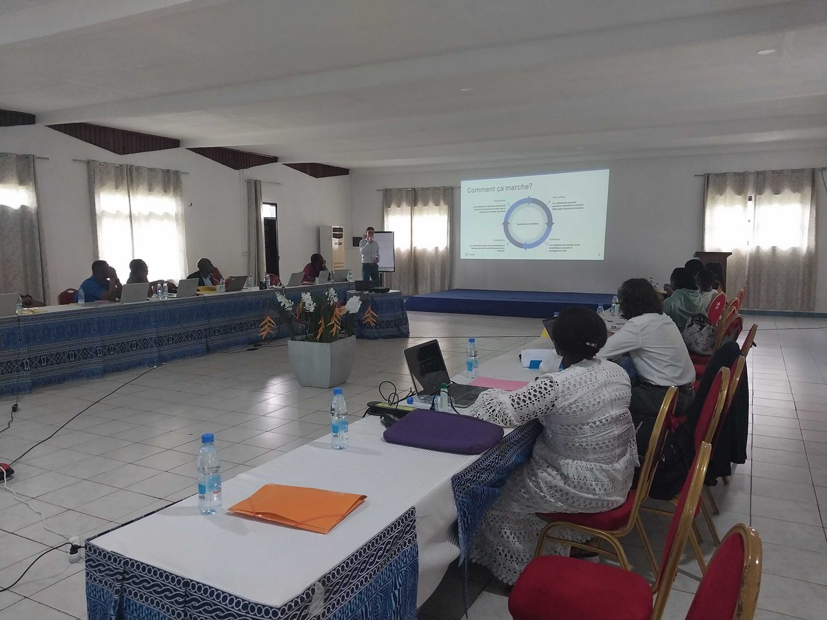 blsqhub's tweet photo. Happy weekend everyone !
Our #Bluesquare team is currently in #Cameroon for an #openhexa workshop.
After many months of work with teams from the #Malaria Control Program, we finally have useful dashboards to use Malaria data in order to better understand Cameroon's disease. https://t.co/FwhXowFgO5