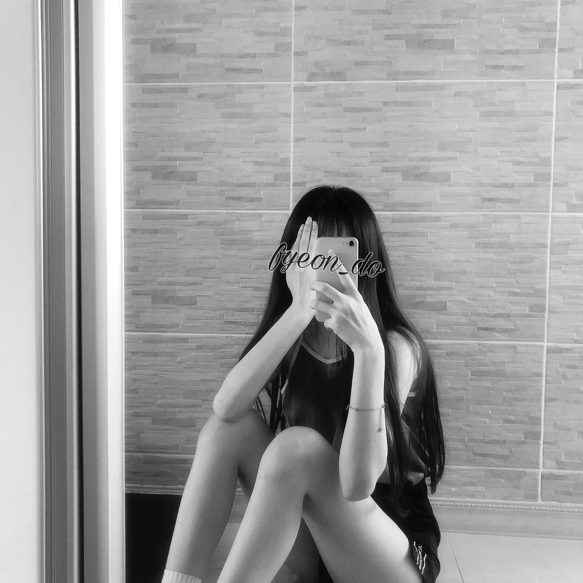 fyeon_do's tweet photo. 담배피는데 재미거리가 없네 담배빵 재밌는데 연초를 안펴서.. 아 다시 펴야되나
고통받는 니 모습 참 이쁘네 
망가뜨리고싶게ㅎ

#부산 #섹트 #펨돔 #멜섭 #노예 #펫 #디그 #구인 #하슬 #로망트 https://t.co/c7iqLApmGg