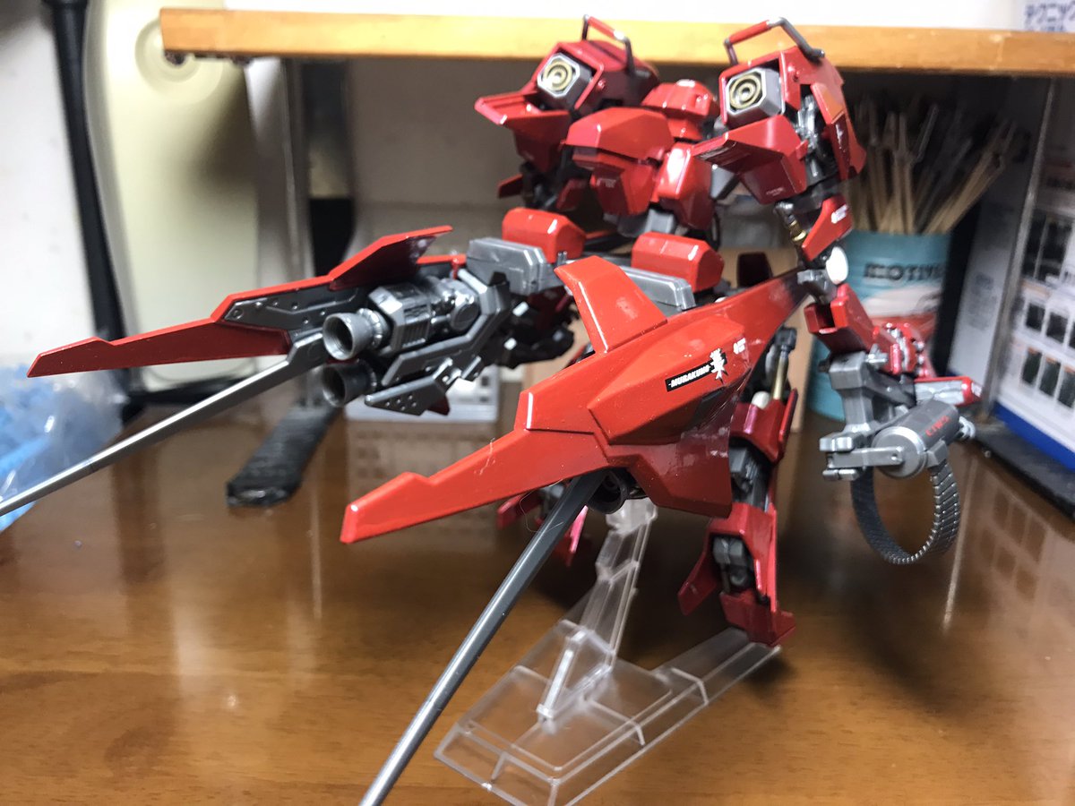 naruki58578269's tweet photo. A.R.K. CLOUD BREAKER 01 
叢　完成‼︎
赤いパーツをメタリックレッドに塗り、シリンダー、指はガンダムマーカーゴールドで塗りました。どうなるのか心配でしたが、なんとか完成させる事ができました。 https://t.co/j82PNjTihI