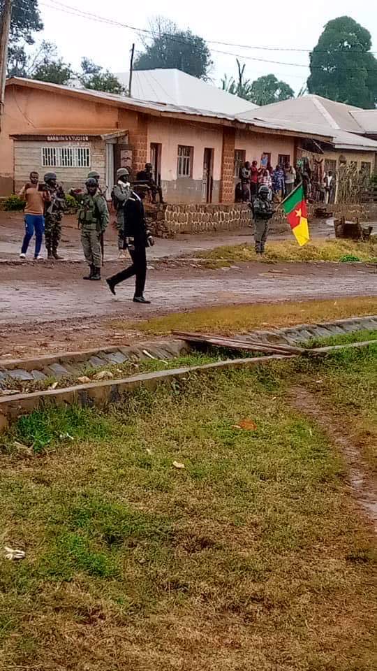 BohHerbert's tweet photo. One photo, a thousand words on the failed attempt by #Cameroun &amp; #France to recolonize #SouthernCameroons. Terrorists, boycotted by natives, bear invaders’ flag at event meant to install a colonial officer. RIP #OneCameroon. ⁦@StateDept⁩⁩ ⁦@UN⁩ https://t.co/wC8s1UrO82