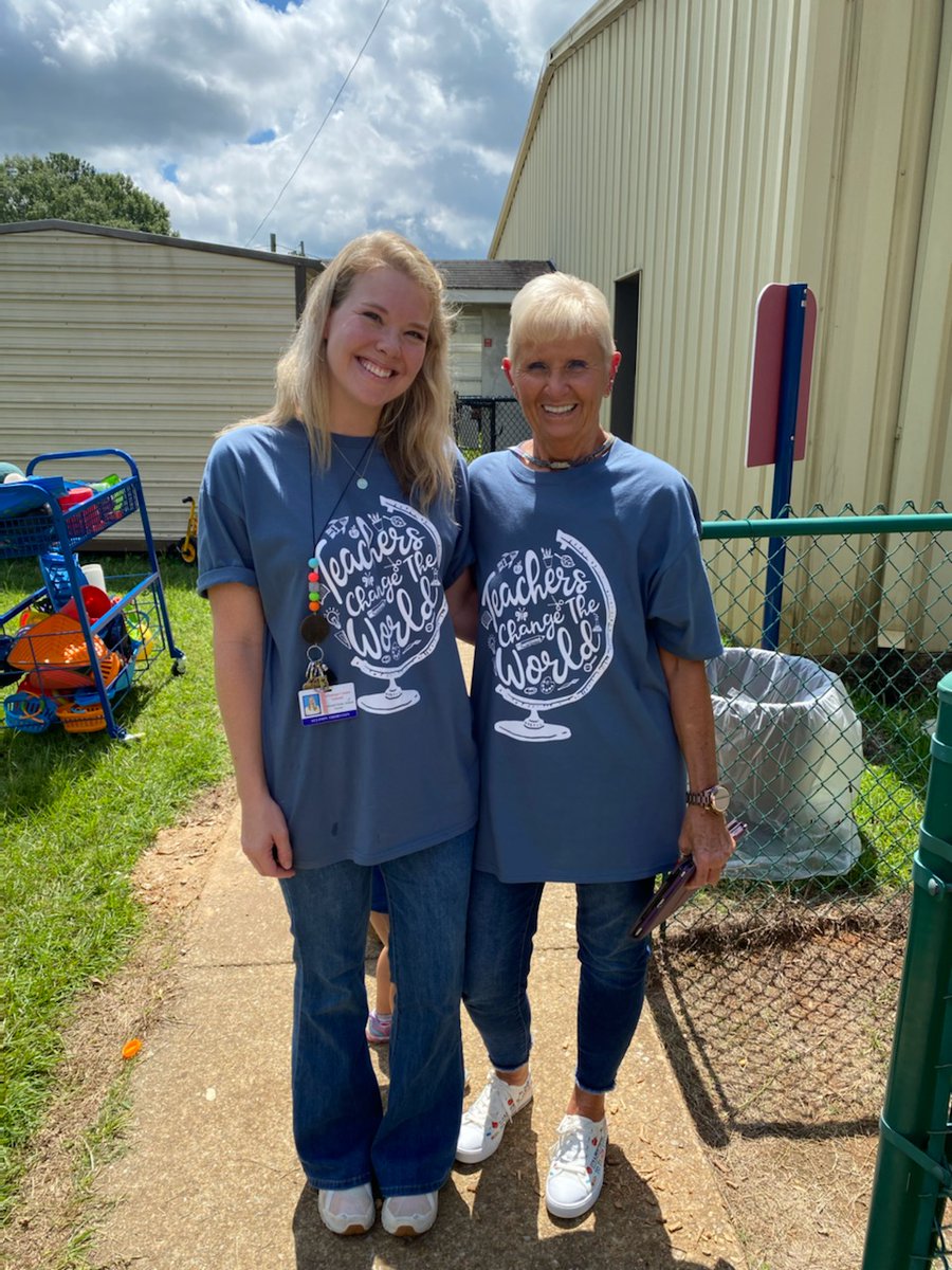KathyLiner's tweet photo. We are rocking our teacher shirts which say " Teachers Change the World 🌎 https://t.co/4tTqAfgz1h