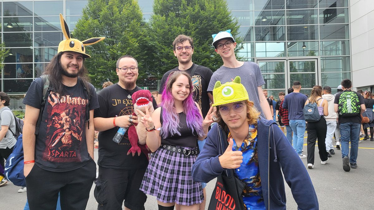 The ( <a href="/PaladinsGame/">Paladins: The Game</a> ) Gang at #gamescom2022 
Ps: Finally found <a href="/NTBees/">NTBees</a> <a href="/gamescom/">gamescom</a>