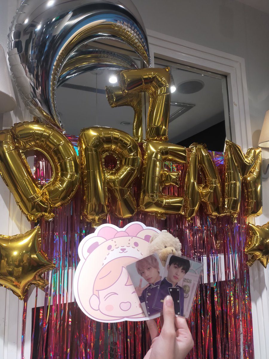 florique_'s tweet image. Sweet dreams with nct dream celebrating their 6th anniversary at @neoCSEtech! Super nag-enjoy ako lalo na ang dami kong nakuhang prizes😜 Sorry po kung sobra-sobra yung time limit namin, 1-2 naging 4pm😂 see you po sa next cse!

(Pst pareserved po ako nung sa sept 4🤭)