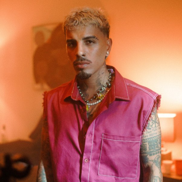 .@RauwAlejandro was the 13th most listened artist on Spotify yesterday being the second Latin artist.