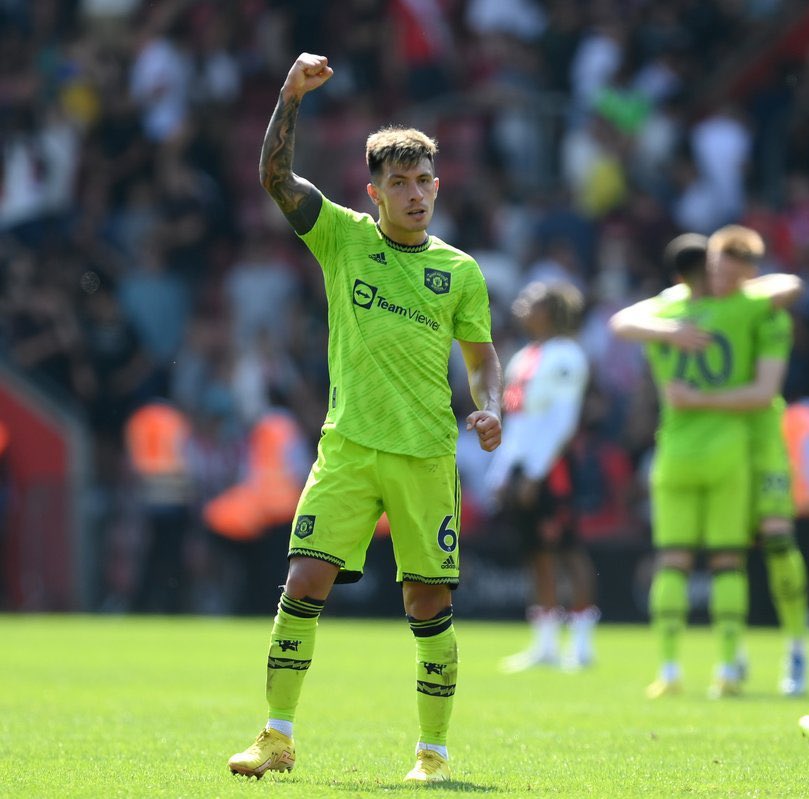 Lisandro Martinez’s aerial win percentage compared to other Premier League centre-backs:

Lisandro Martinez - 83%
Kalidou Koulibaly - 75%
William Saliba - 57%
Joe Gomez - 56%
Ruben Dias - 36%

[<a href="/StatmanDave/">Statman Dave</a>]