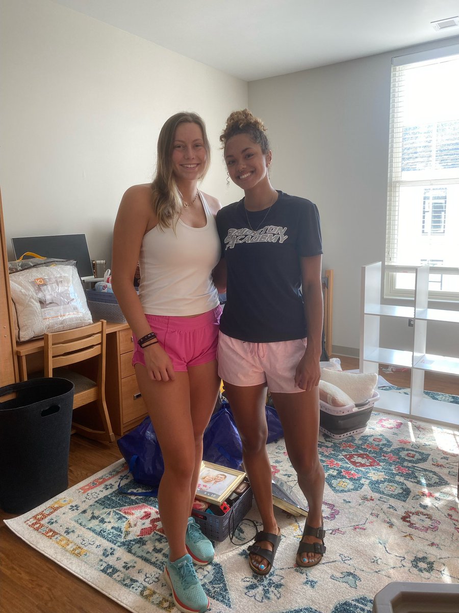 Happy Move-In Day for our 4 freshmen!! We are so happy you are officially here! 🤩🎉

#GoTerriers #ConquerAndPrevail #Classof2026