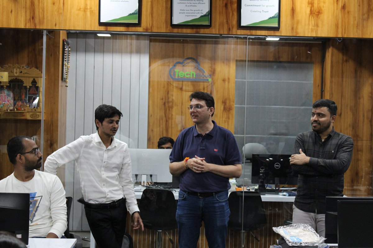 itechcloud_'s tweet photo. Glimpse of Surat Salesforce meetup - Knowledge sharing session on Spring22 release features.
@sfdc_surat #salesforcedevelopers #salesforcemeetup #suratsfdc #trailblazercommunity https://t.co/eyJbayz7NW