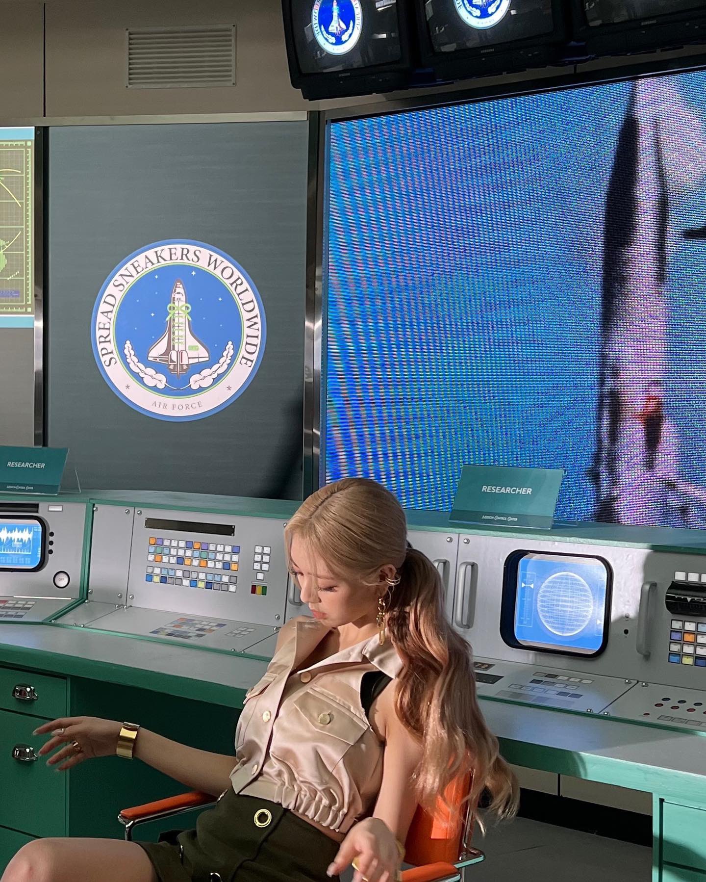 FbLOTA1VUAEn77m.jpg:orig