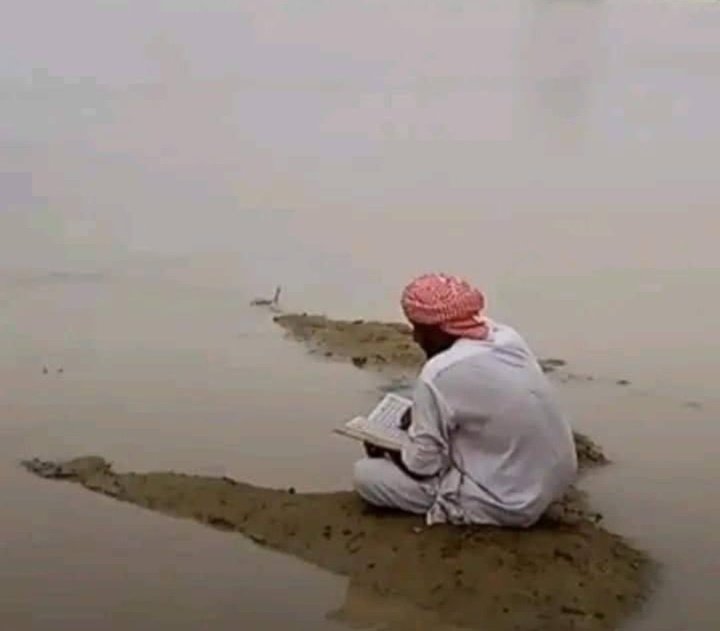 bilaal_ahmad_'s tweet photo. Ya ALLAH please Protect Our Beloved Country...🥺❤️ 
Please Pray for Pakistan...😔💔 
#سیلاب_زدگان_مددکےمنتظر #ڈوب_رہا_ہے_پاکستان https://t.co/VI9CUZU7zl