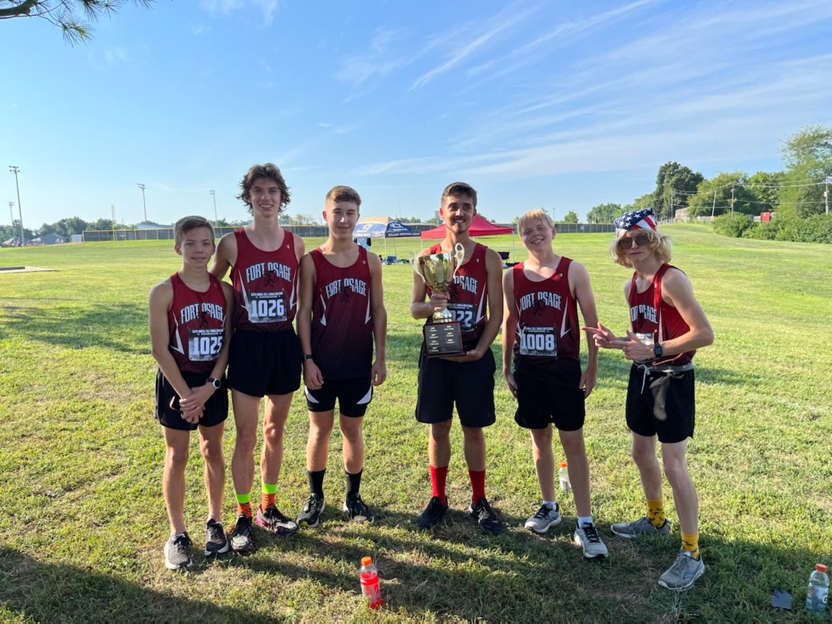FortOsageXC's tweet photo. Both boys and girls team were victorious at City Champs. They were amazing. https://t.co/cNQpy0dqHO