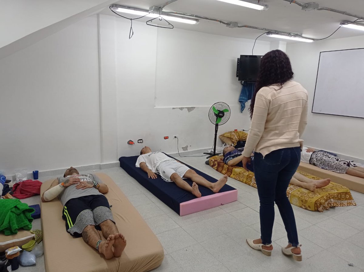 INPEC_Colombia's tweet photo. En el Establecimiento Penitenciario de #SantaBárbara los privados de la libertad enfrentan el estrés de llegar al lugar a través de jornadas de relajación diafragmática progresiva. Aumentando así el control de manejo de emociones. https://t.co/MYrqdFj5Sb